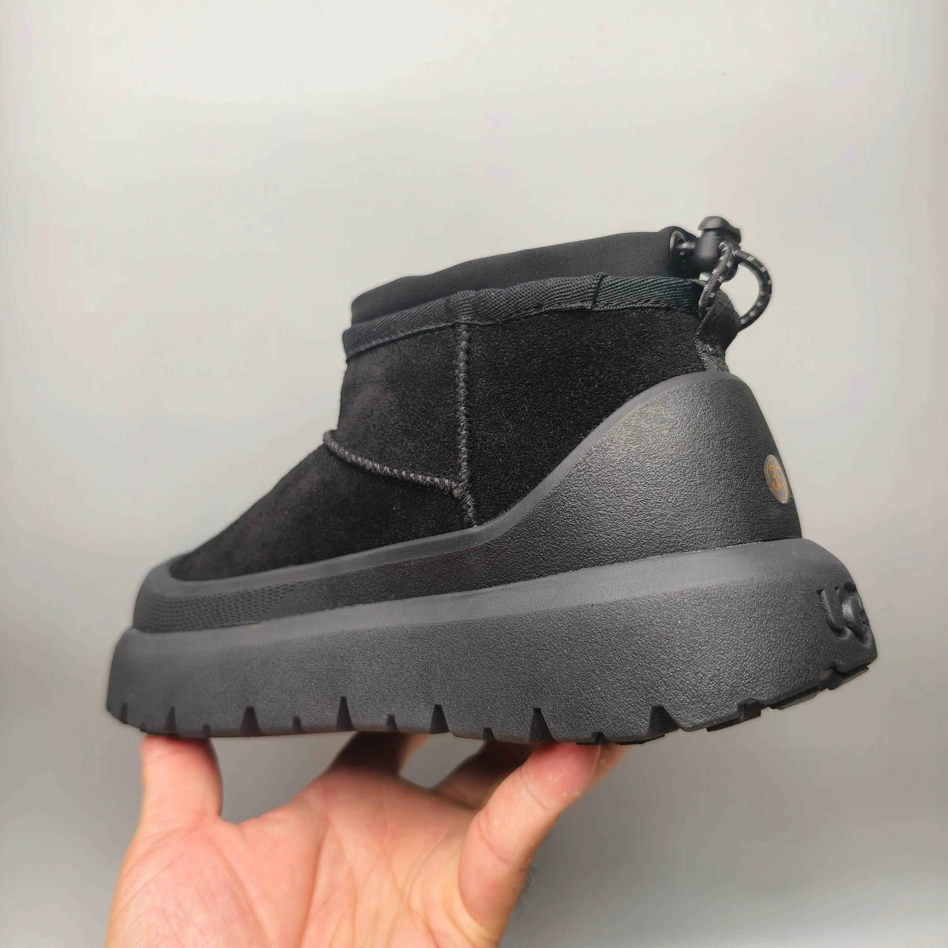 💰Women’s shoes 280 Men’s shoes 300 UGG sheepskin all-in-one snow boots 4196 Classic waterproof rubber sole couple’s shoes Color: white bottom, yellow bottom, blue bottom, black Matching code: 35-45